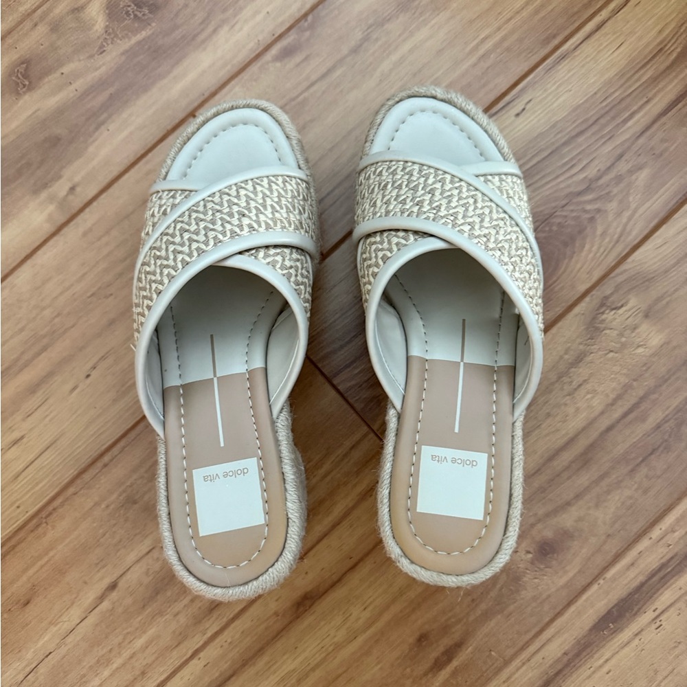 Dolce Vita Eldora Platform Slide Size 7 - Picture 4 of 7